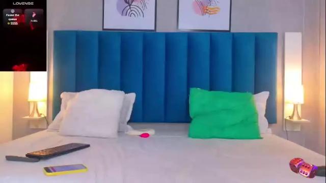 Image 4 of cheneelllorens Stream on Chaturbate on 1 month ago