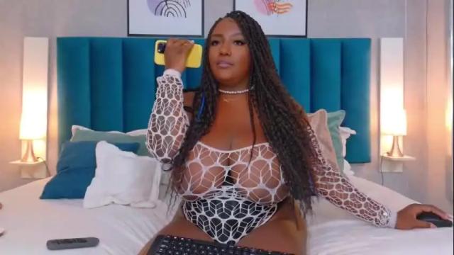 Image 2 of cheneelllorens Stream on Chaturbate on 29 days ago