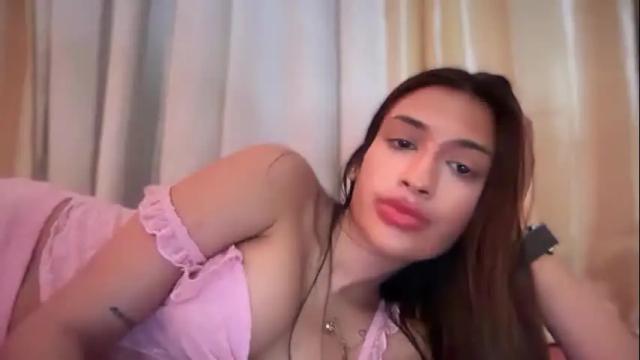 Image 2 of cherliecarmen Stream on Chaturbate on 6 months ago