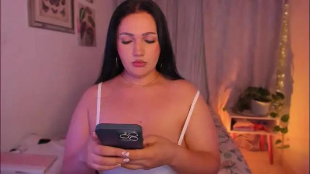 Image 12 of cherries_and_wine_ Stream on Chaturbate on 1 month ago