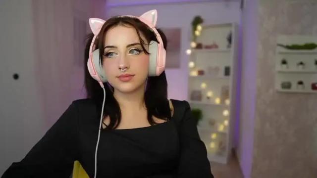 Image 10 of cherry_acid18 Stream on Chaturbate on 21 months ago