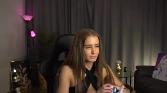 Image 8 of cherry_beauty Stream on Chaturbate on 18 months ago