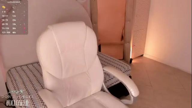 Image 10 of cherry_blond_ Stream on Chaturbate on 2 months ago