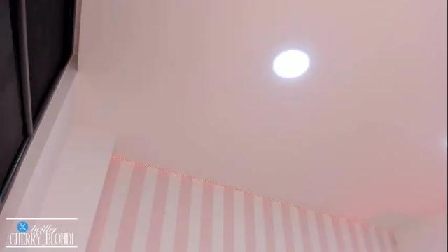 Image 12 of cherry_blond_ Stream on Chaturbate on 1 month ago
