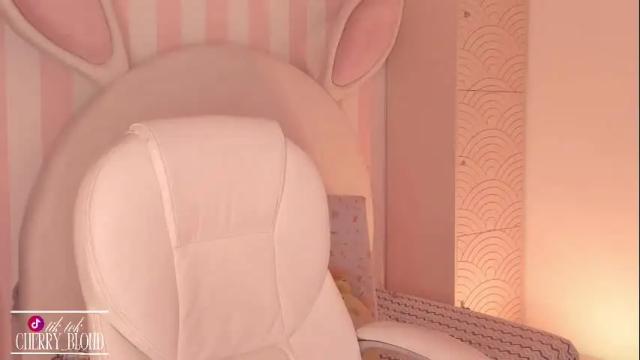 Image 10 of cherry_blond_ Stream on Chaturbate on 1 month ago