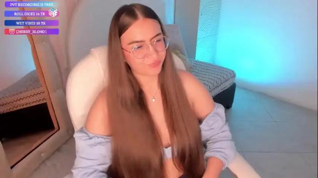 Image 7 of cherry_blond_ Stream on Chaturbate on 24 days ago