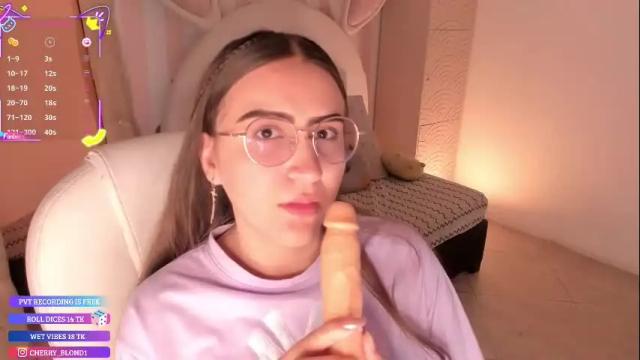 Image 3 of cherry_blond_ Stream on Chaturbate on 3 days ago