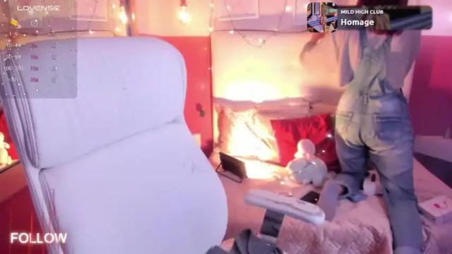 Image 2 of cherry_bom969 Stream on Chaturbate on 13 months ago
