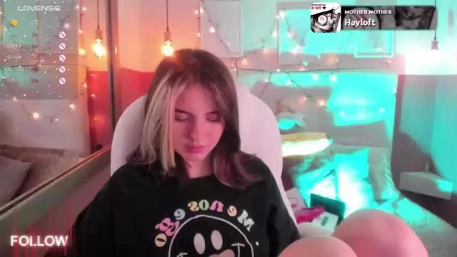 Image 8 of cherry_bom969 Stream on Chaturbate on 13 months ago