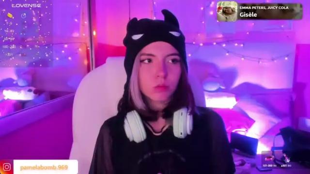 Image 4 of cherry_bom969 Stream on Chaturbate on 13 months ago