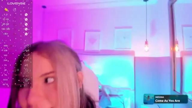 Image 12 of cherry_bom969 Stream on Chaturbate on 13 months ago