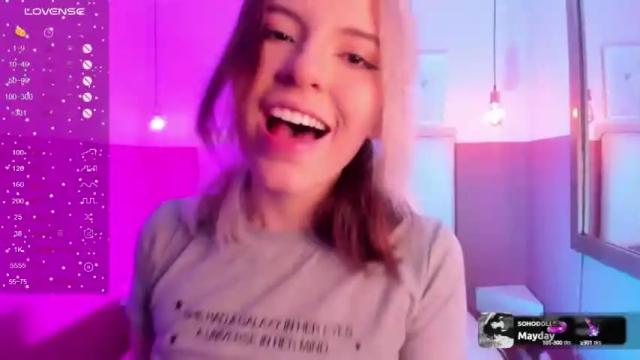 Image 6 of cherry_bom969 Stream on Chaturbate on 13 months ago