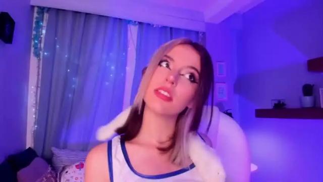 Image 4 of cherry_bom969 Stream on Chaturbate on 13 months ago