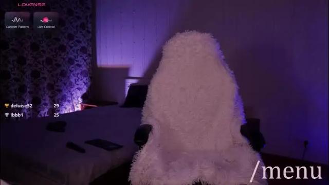 Image 10 of cherry_bombs Stream on Chaturbate on 3 months ago