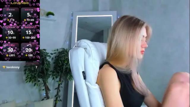 Image 7 of cherry_pr1ce Stream on Chaturbate on 1 month ago