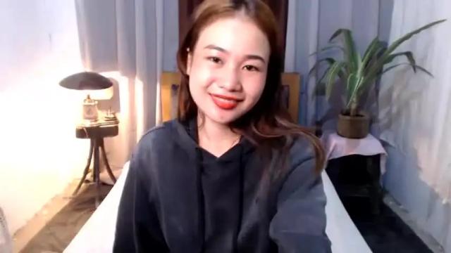 Image 7 of cherry_red24 Stream on Chaturbate on 16 months ago