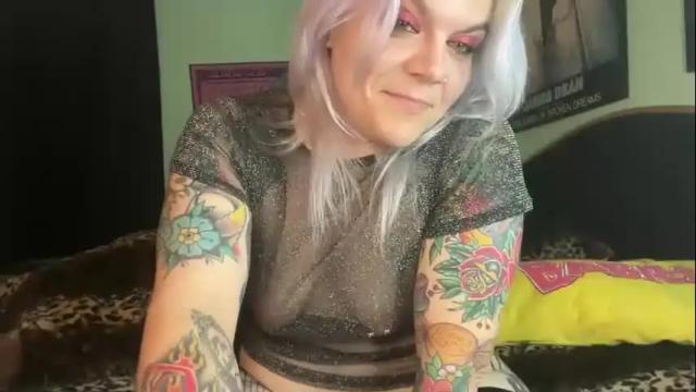 Image 12 of cherryb0mbb0mb Stream on Chaturbate on 14 months ago