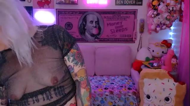 Image 11 of cherryb0mbb0mb Stream on Chaturbate on 12 days ago