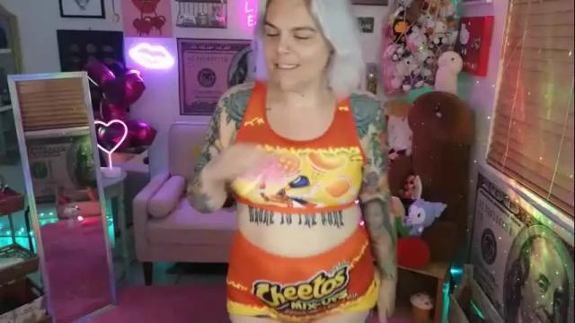 Image 6 of cherryb0mbb0mb Stream on Chaturbate on 17 days ago