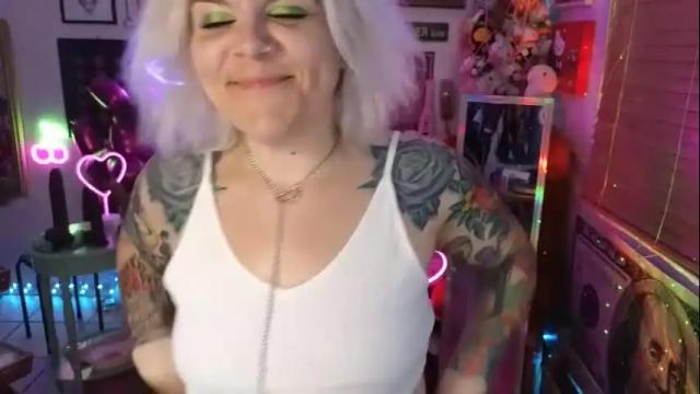 Image 11 of cherryb0mbb0mb Stream on Chaturbate on 14 days ago