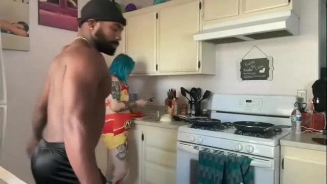 Image 4 of cherryb0mbb0mb Stream on Chaturbate on 1 month ago