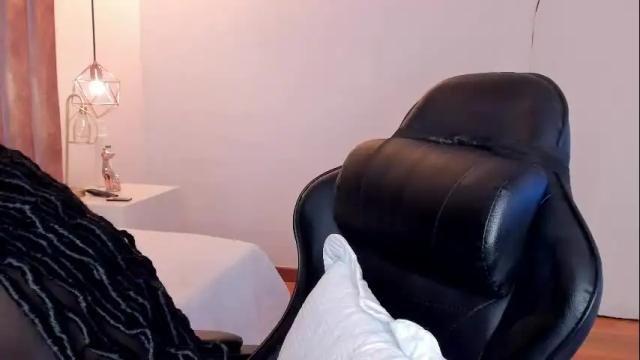 Image 8 of cherrybr_ Stream on Chaturbate on 21 days ago