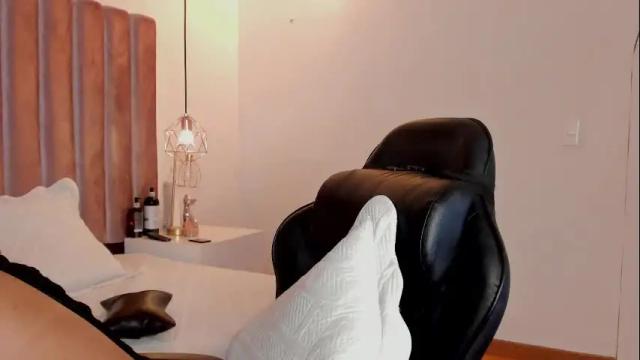 Image 12 of cherrybr_ Stream on Chaturbate on 14 days ago