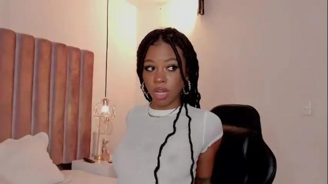 Image 7 of cherrybr_ Stream on Chaturbate on 13 days ago