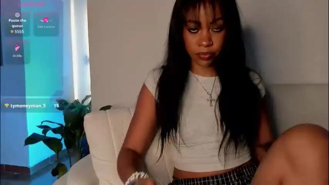 Image 11 of cherrybr_ Stream on Chaturbate on 1 month ago