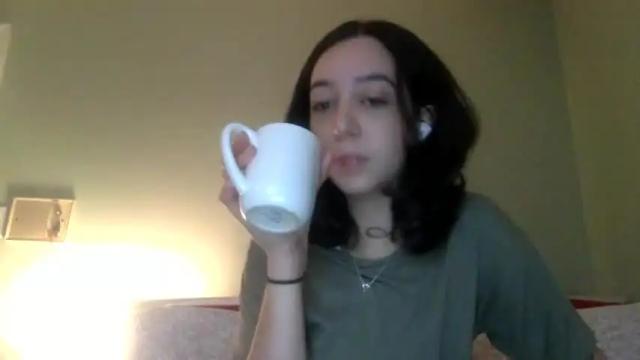 Image 2 of cherrychapsticc Stream on Chaturbate on 16 months ago