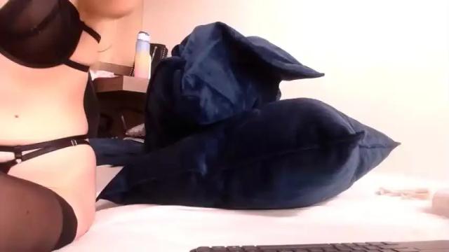 Image 4 of cherrycoloured Stream on Chaturbate on 14 months ago
