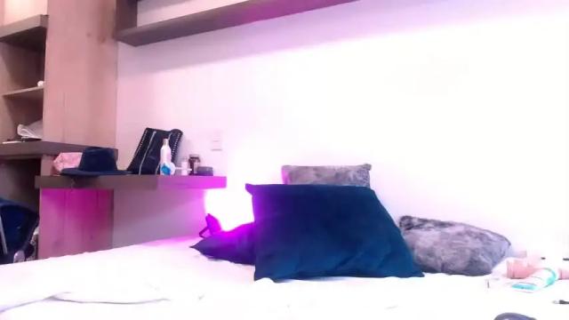 Image 3 of cherrycoloured Stream on Chaturbate on 14 months ago