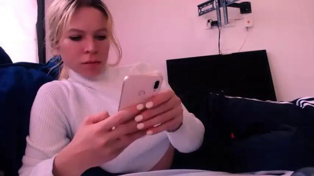 Image 6 of cherrycoloured Stream on Chaturbate on 14 months ago