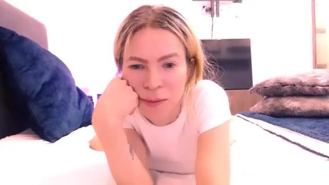 Image 6 of cherrycoloured Stream on Chaturbate on 14 months ago