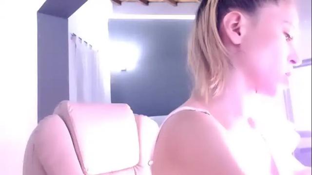 Image 6 of cherrycoloured Stream on Chaturbate on 1 month ago