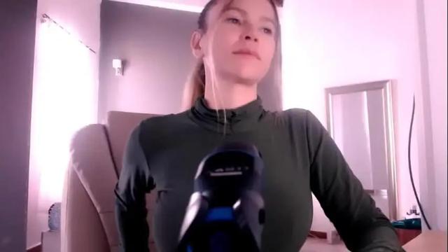 Image 12 of cherrycoloured Stream on Chaturbate on 6 days ago