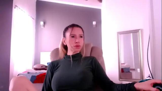 Image 2 of cherrycoloured Stream on Chaturbate on 6 days ago
