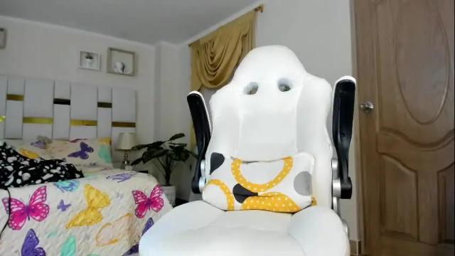 Image 6 of cherryfox88 Stream on Chaturbate on 1 month ago
