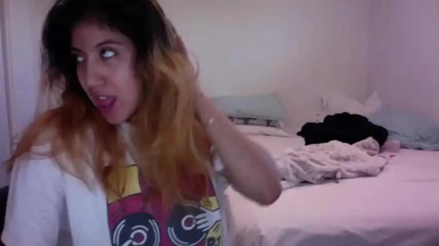 Image 2 of cherrylovely1 Stream on Chaturbate on 14 months ago
