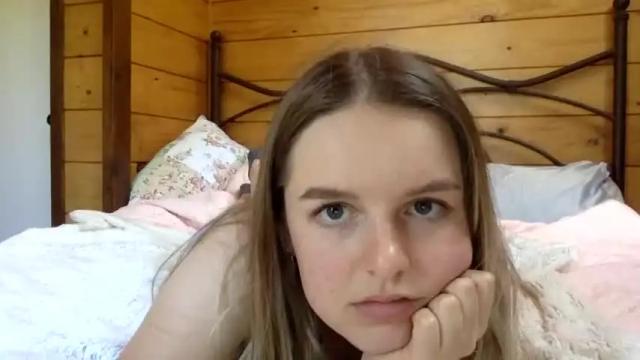 Image 2 of cherrymidnightrose Stream on Chaturbate on 19 months ago