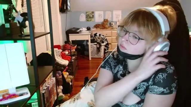 Image 12 of cherryslushiez Stream on Chaturbate on 16 months ago