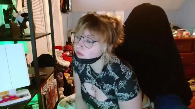 Image 4 of cherryslushiez Stream on Chaturbate on 16 months ago