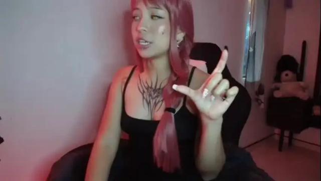 Image 4 of cherrywitchy Stream on Chaturbate on 1 month ago