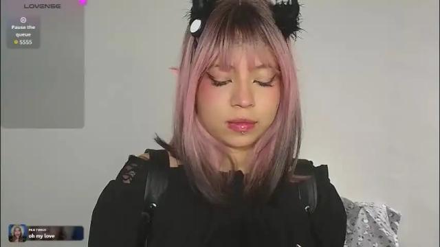 Image 2 of cherrywitchy Stream on Chaturbate on 1 day ago