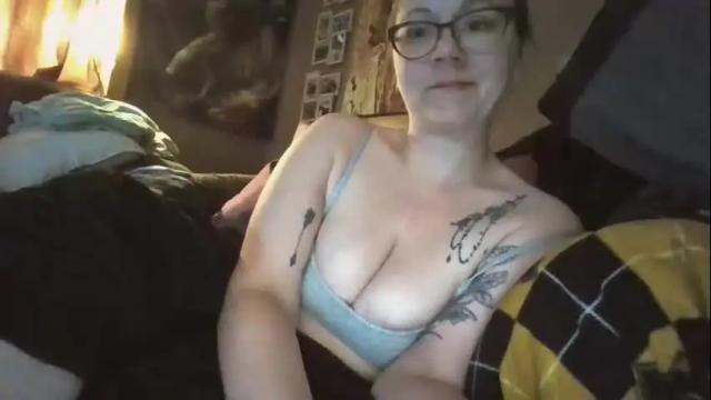 Image 8 of cheshirelake Stream on Chaturbate on 14 months ago