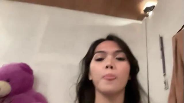 Image 11 of cheskahouston Stream on Chaturbate on 2 months ago