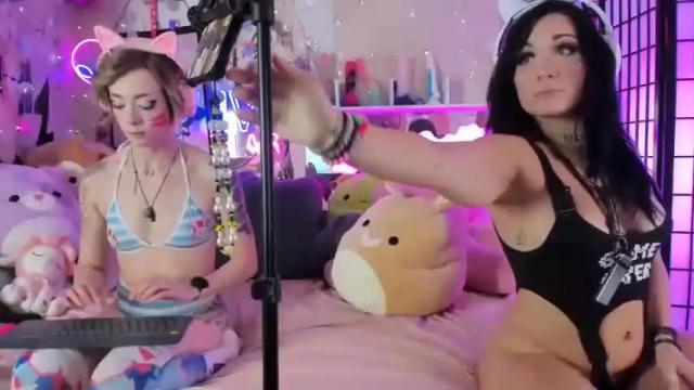 Image 2 of chibicyriis Stream on Chaturbate on 19 months ago