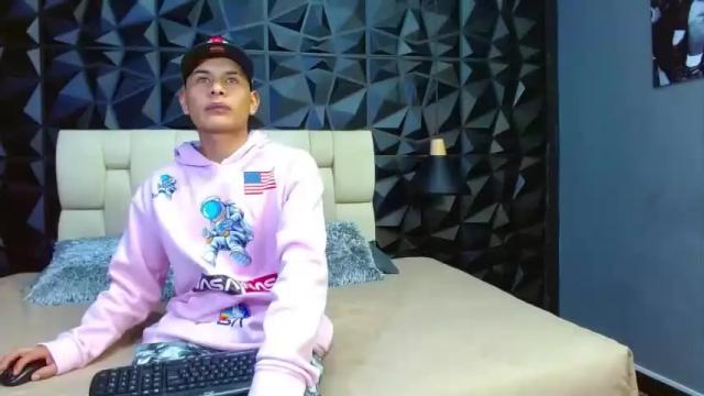 Image 3 of chico_jord25 Stream on Chaturbate on 23 months ago