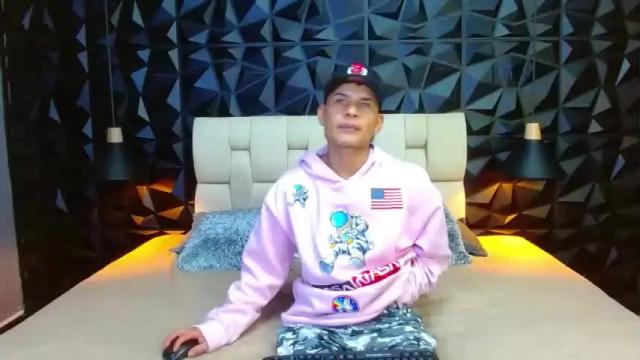 Image 7 of chico_jord25 Stream on Chaturbate on 23 months ago