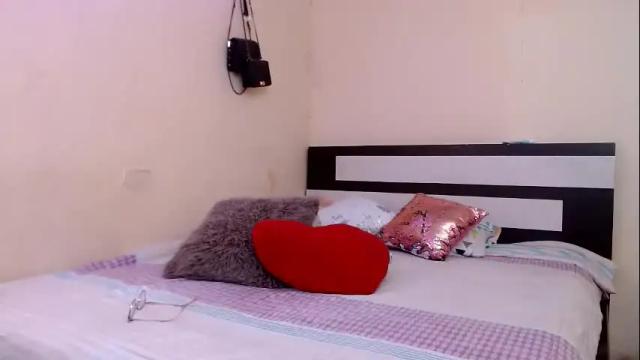 Image 2 of chikandela Stream on Chaturbate on 2 months ago